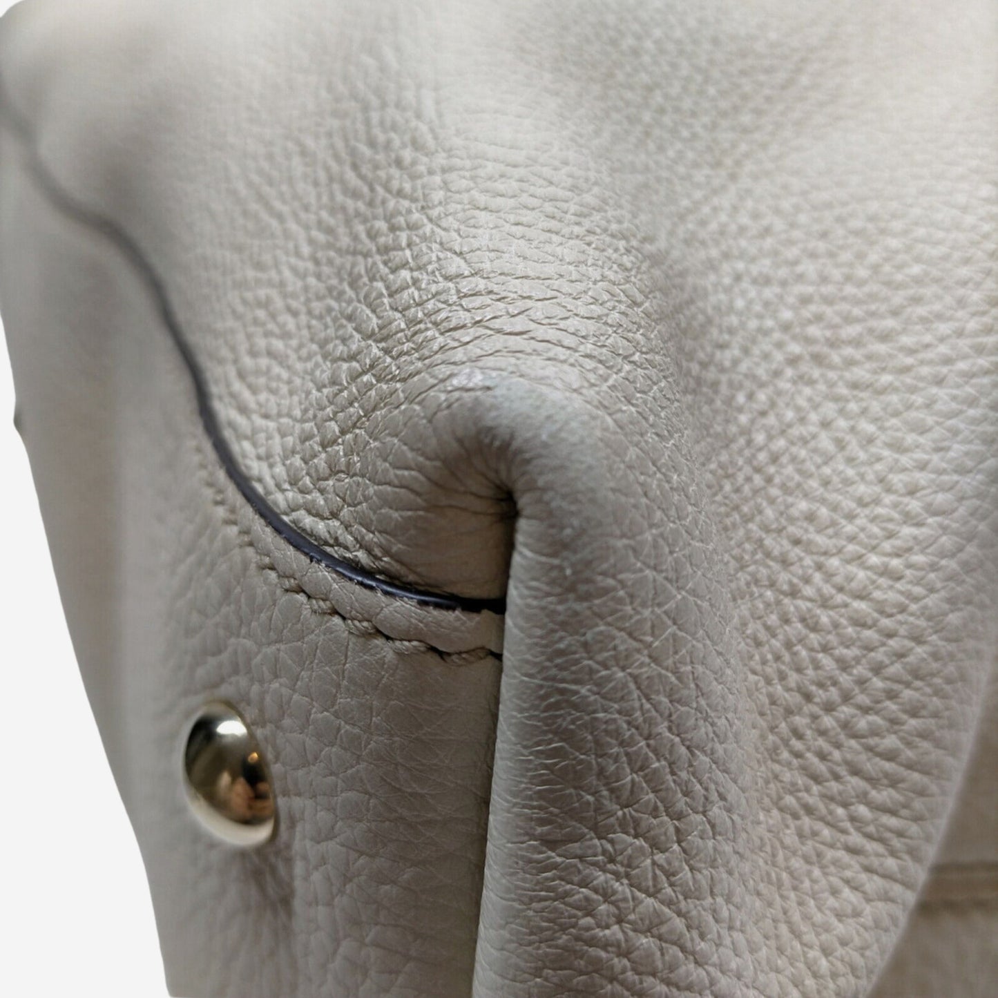 Gucci Cream/Ivory Pebbled Calfskin Soho Shoulder Bag