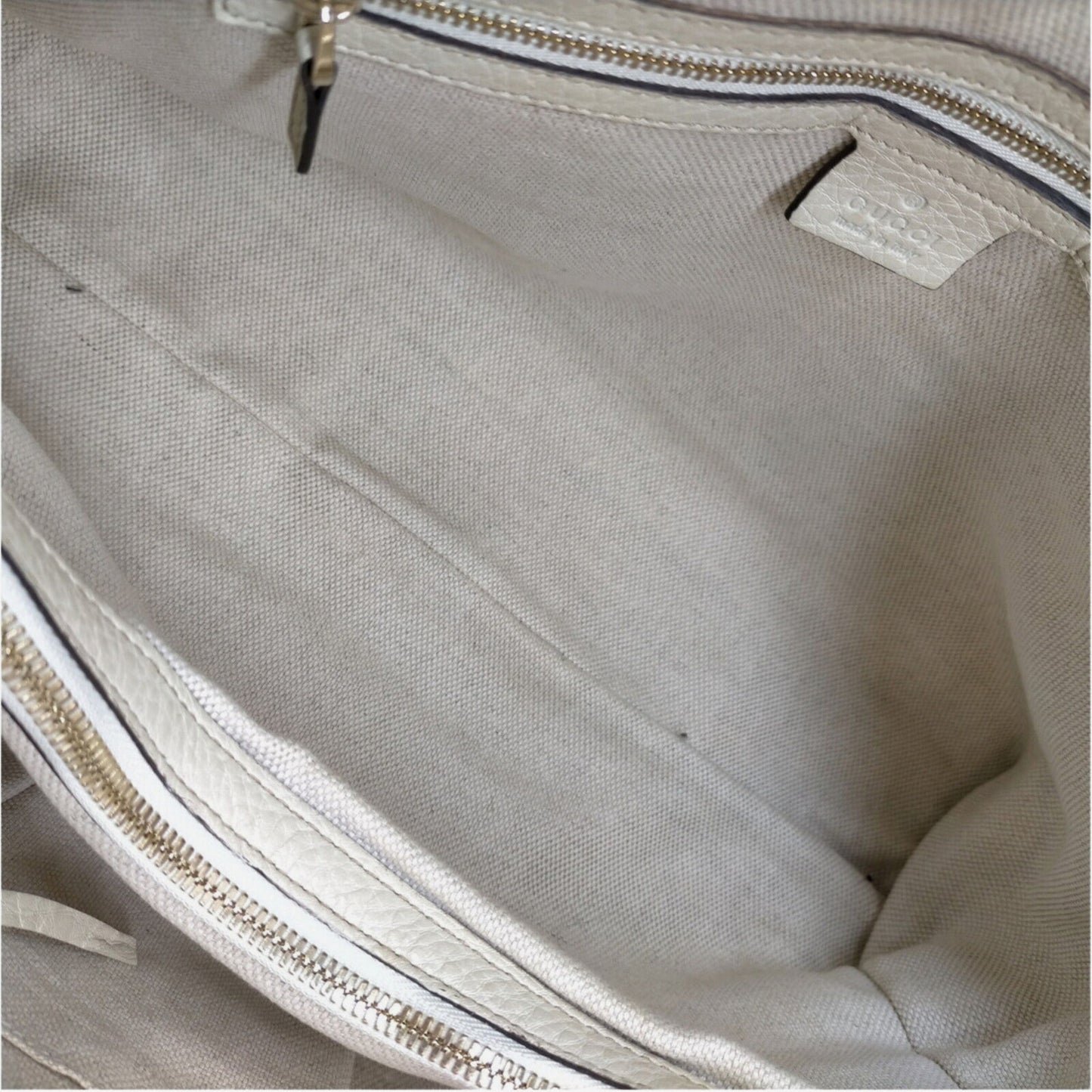Gucci Cream/Ivory Pebbled Calfskin Soho Shoulder Bag